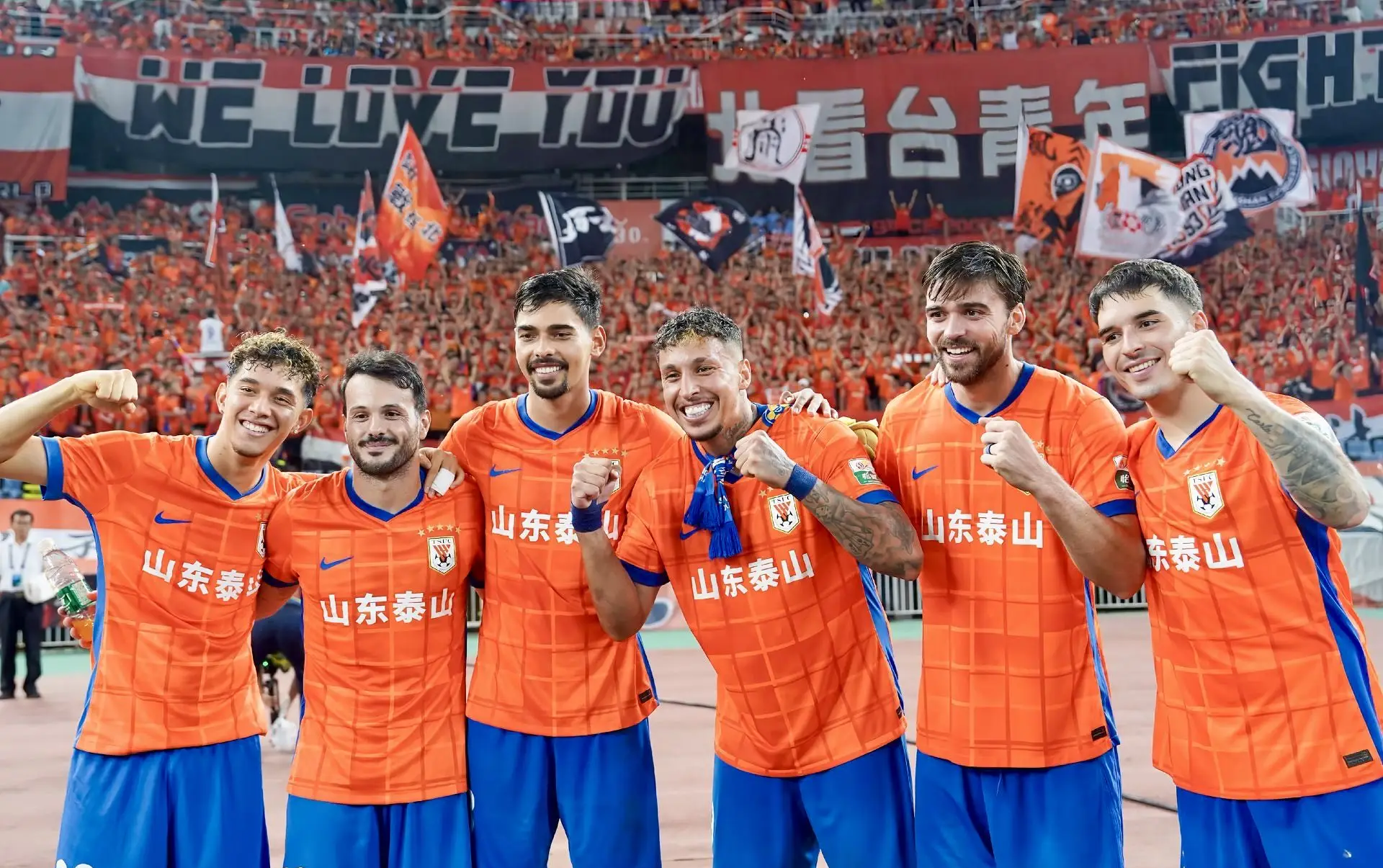 开云官网-法甲窗口期再迎强敌，山东泰山官宣签约，主帅态度——态度坚定，纪律约束更严格的简单介绍